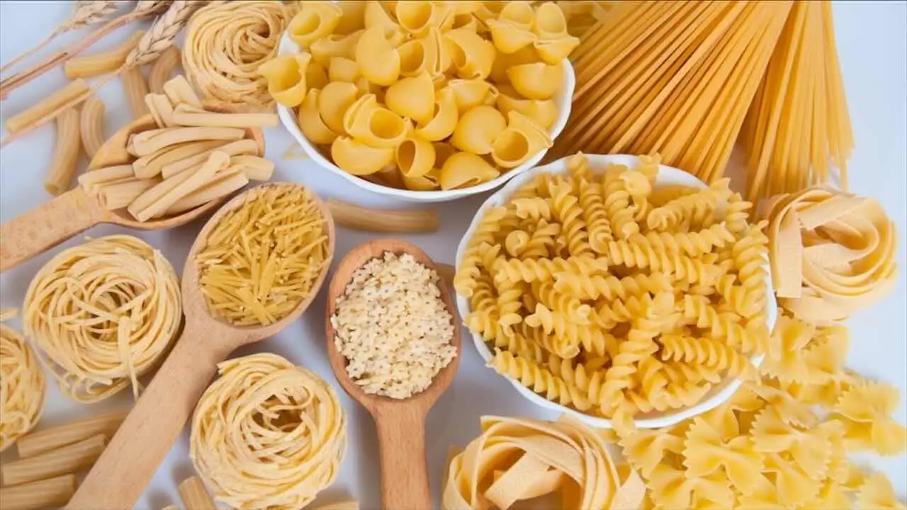 Perché ci sentiamo assonnati dopo pranzo? La spiegazione che non ti aspetti Immagine selezionata