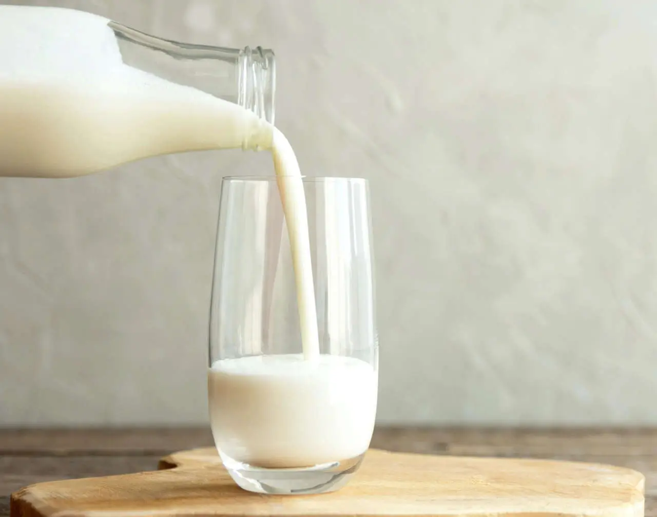 Latte scremato: attenzione potrebbe saziare meno