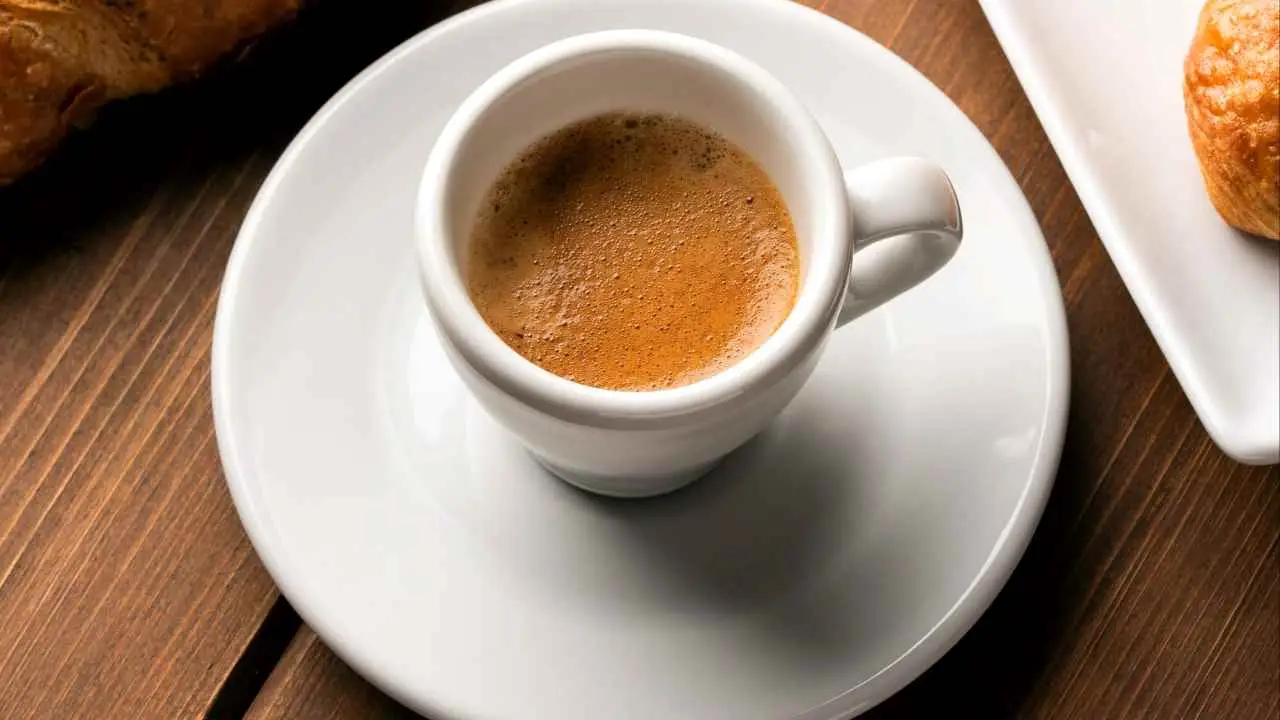 Attenzione al caffè decaffeinato: contiene ancora sostanze stimolanti Attenzione al caffè decaffeinato: contiene ancora sostanze stimolanti