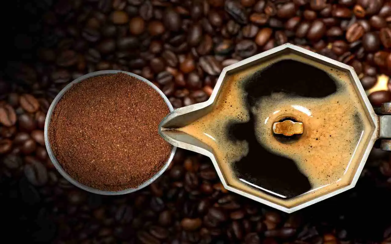 Attenzione al caffè decaffeinato: contiene ancora sostanze stimolanti Attenzione al caffè decaffeinato: contiene ancora sostanze stimolanti