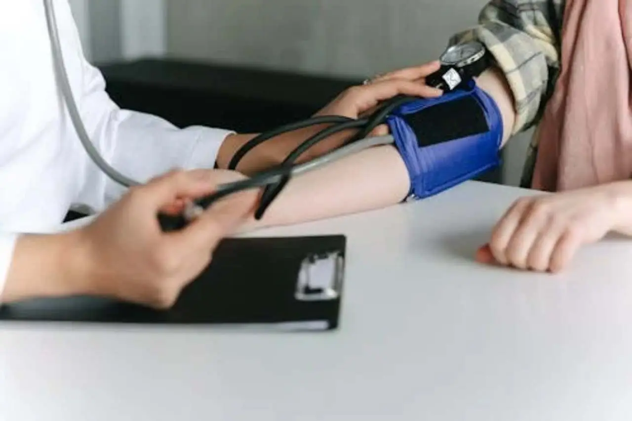 Dispositivi medici monouso: come riconoscere quelli sicuri secondo gli esperti SC - Dispositivo medico monouso con simbolo CE