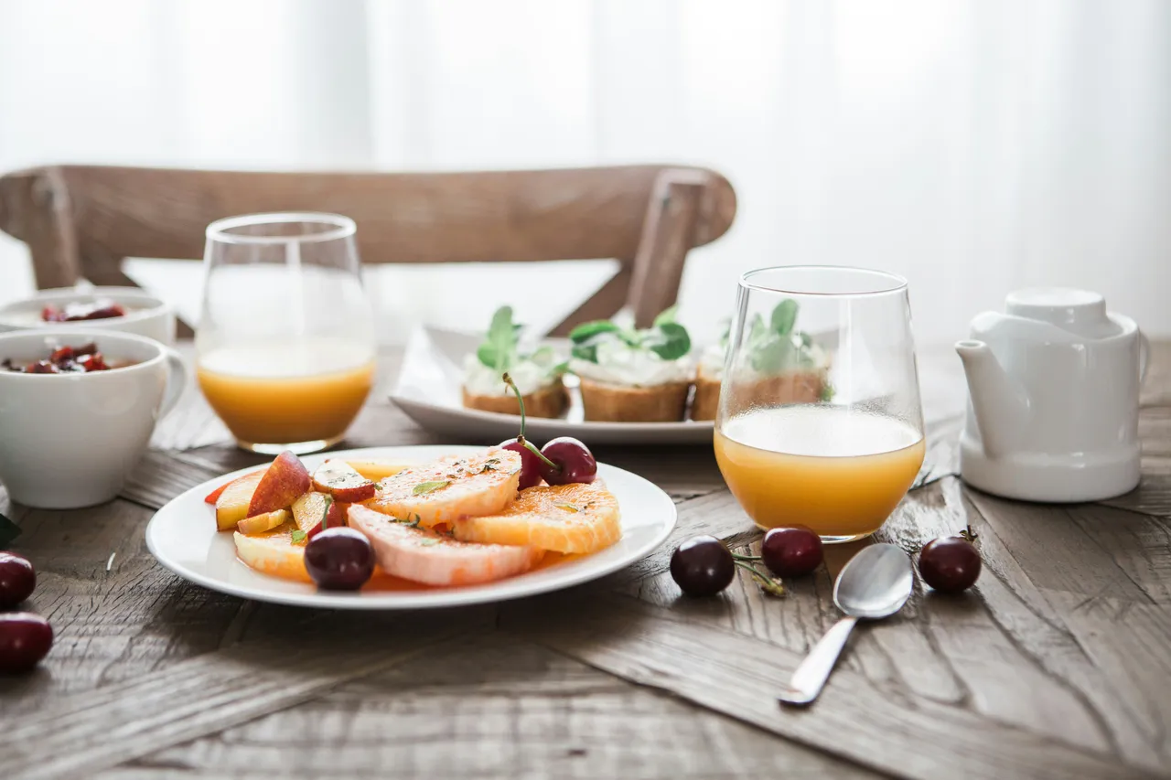 Colazione e gonfiore addominale: attenzione a questo alimento, ecco perché Colazione e gonfiore addominale: attenzione a questo alimento, ecco perché